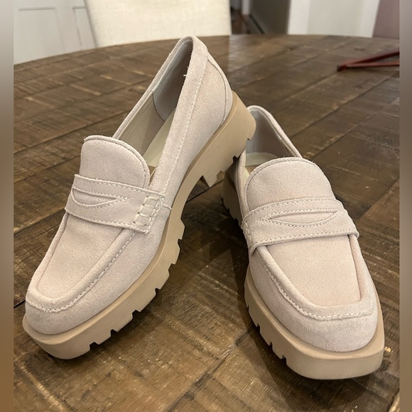 Dolce Vita women’s size 7.5  Cream Loafers - Picture 6 of 11